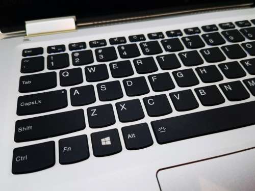 *Awesome!**LENOVO YOGA 710*i7-7500U*TOUCHREEN*8GB DDR4*256GB NVME*FHD*HD 620*BACKLIT