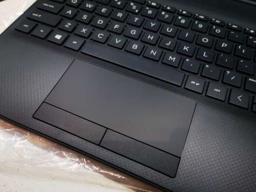 BRAND NEW*10/10 CONDITION-HP NOTEBOOK 15-N4020-9TH GEN*4GB DDR4*500GB HDD*WARRANTY