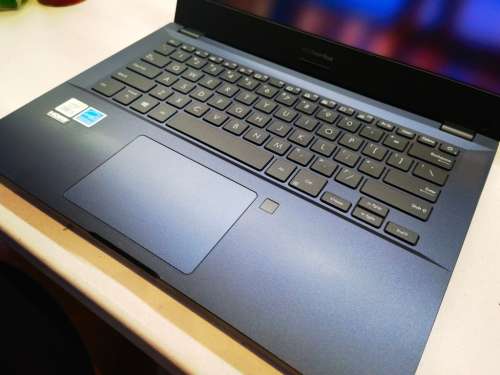 Very Fast!!*10th GEN*ASUS EXPERTBOOK P2451F*i5-10210U*8GB RAM*256GB SSD*FHD*UHD GRAPHICS