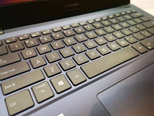 Very Fast!!*10th GEN*ASUS EXPERTBOOK P2451F*i5-10210U*8GB RAM*256GB SSD*FHD*UHD GRAPHICS