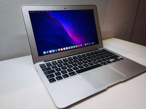 MINT CONDITION**HIGH SPEC**ULTIMATE 2015-2017 APPLE MACBOOK AIR i5*128GB SSD*4GB RAM*52 cycles*