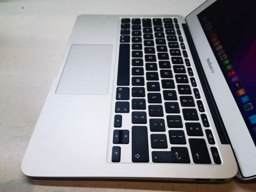 MINT CONDITION**HIGH SPEC**ULTIMATE 2015-2017 APPLE MACBOOK AIR i5*128GB SSD*4GB RAM*52 cycles*