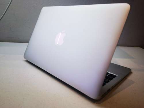 MINT CONDITION**HIGH SPEC**ULTIMATE 2015-2017 APPLE MACBOOK AIR i5*128GB SSD*4GB RAM*52 cycles*