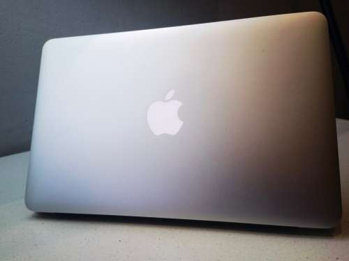 MINT CONDITION**HIGH SPEC**ULTIMATE 2015-2017 APPLE MACBOOK AIR i5*128GB SSD*4GB RAM*52 cycles*