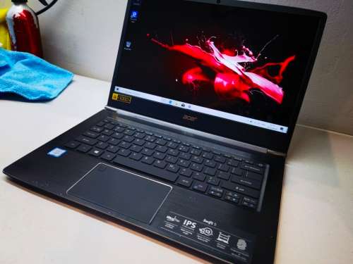BEAST!*VERY FAST*ACER SWIFT 5*i7-7500U*IPS FHD*8GB RAM*512GB SSD*BACKLIT