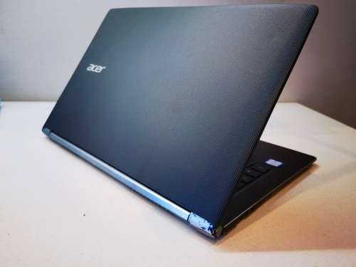 BEAST!*VERY FAST*ACER SWIFT 5*i7-7500U*IPS FHD*8GB RAM*512GB SSD*BACKLIT