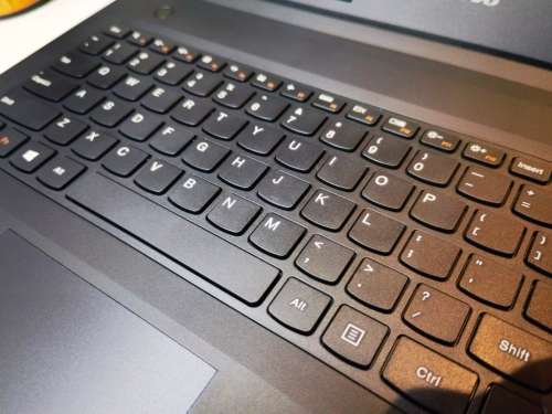 HIGH Spec!*LENOVO E51-80*i5-6200u*HD*8GB RAM*500GB SSHD*HD 520*DVD*