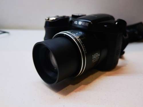 FUJIFILM FINEPIX S2995*SEMI DSLR*14MP*18X OPTICAL*28MM ZOOM LENS*
