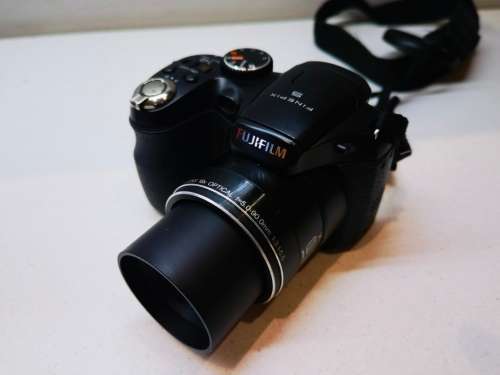 FUJIFILM FINEPIX S2995*SEMI DSLR*14MP*18X OPTICAL*28MM ZOOM LENS*