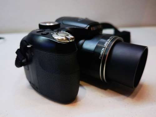 FUJIFILM FINEPIX S2995*SEMI DSLR*14MP*18X OPTICAL*28MM ZOOM LENS*