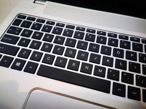 READ!*HP ENVY 15 TOUCHSMART-i7-4700MQ-FHD-NVIDIA GT780-EVO 240GB SSD*8GB RAM*BEATS AUDIO