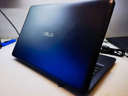 Asus X543U 8th Gen i5 8GB 256GB SSD UHD 620 Graphics Quad Core