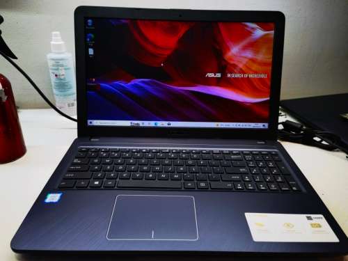 Asus X543U 8th Gen i5 8GB 256GB SSD UHD 620 Graphics Quad Core