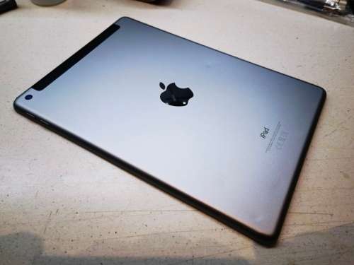 DO NOT MISS!*APPLE IPAD 9.7`*6TH GENERATION*WIFIandCELL*32GB*