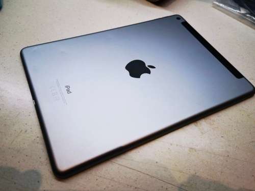 DO NOT MISS!*APPLE IPAD 9.7`*6TH GENERATION*WIFIandCELL*32GB*