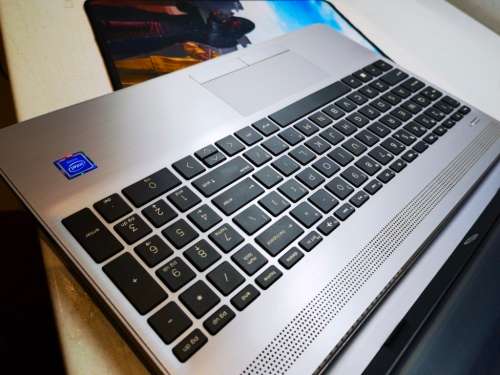 EXCELLENT*HP 250 G8-N4020-9TH GEN*8GB DDR4*500GB HDD*7 MONTHS WARRANTY*