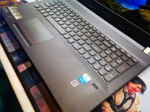 LENOVO E50*i3-5005u*4GB RAM*500GB*HD*DVD*FINGERPRINT*
