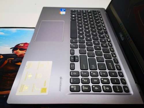 CLOSE TO NEW!*VERY FAST!*11TH GEN!*ASUS VIVOBOOK X515EA*i5-1135G7*8GB DDR4*512GB nvme SSD*HD