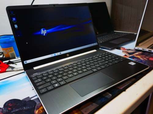 BRILLIANT!*AS NEW!*VERY FAST!*10TH GEN!*HP 15*i5-1035G1*8GB DDR4*512GB SSD*HD*WIFI 6*