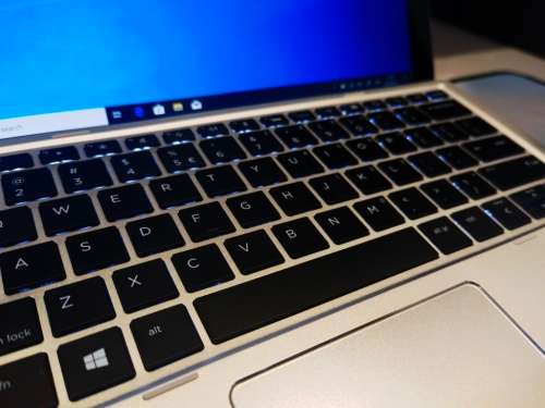 *AMAZING*STUNNING*HP ELITE X2 1012*R32K RETAIL*i5-7200U*3K DISPLAY*8GB*256GB SSD*TOUCHSCREEN*