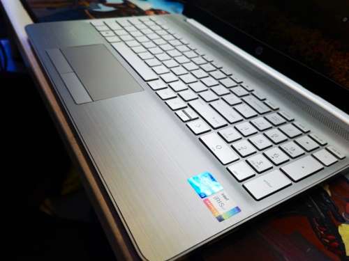 11TH GEN BEAST!*AS NEW!*HP NOTEBOOK 15*i5-1135G7*8GB DDR4*256GB SSD*1TB HDD*FHD*