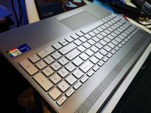 11TH GEN BEAST!*AS NEW!*HP NOTEBOOK 15*i5-1135G7*8GB DDR4*256GB SSD*1TB HDD*FHD*