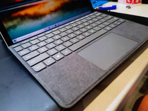 LATEST!*12TH GEN*SURFACE GO 3*PENTIUM GOLD 6500Y*8GB DDR4*128GB SSD*FHD*WARRANTY*1080P WEBCAM