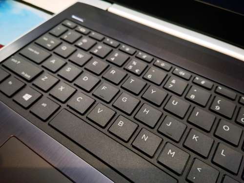 *HIGH SPEC!*8TH GEN*HP PROBOOK 450 G5-i5-8250U*8GB DDR4*256GB NVME SSD*500GB HDD*QUAD CORE