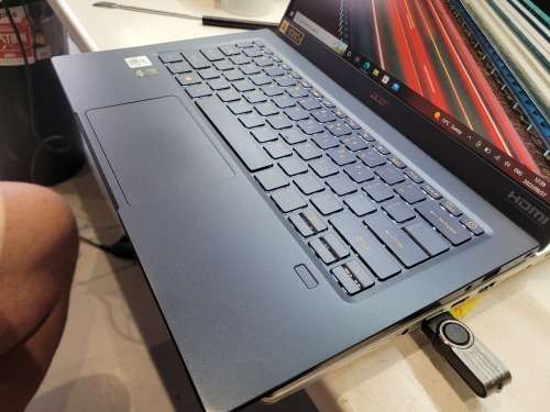 HIGH PERFORMANCE!*BEAUTY*TOUCHSCREEN*ACER SWIFT 5*i7-1065U*FHD*8GB RAM*512GB SSD*