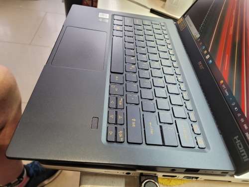 HIGH PERFORMANCE!*BEAUTY*TOUCHSCREEN*ACER SWIFT 5*i7-1065U*FHD*8GB RAM*512GB SSD*