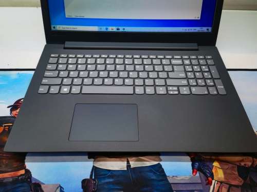 FAST!*HIGH SPEC!*QUAD CORE 8th Gen i5*LENOVO 130*i5-8250U*12GB DDR4*480GB SSD*UHD620*