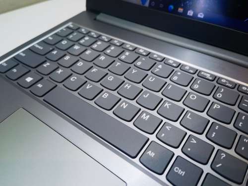 ELITE i7 LAPTOP!*RADEON 620*LENOVO THINKBOOK 15*i7-10510U*16GB DDR4*500GB NVME*FHD*