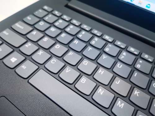 BEAST SPECS!*QUAD CORE 8th Gen i5*LENOVO 130*i5-8250U*12GB DDR4*500GB SSD*FHD