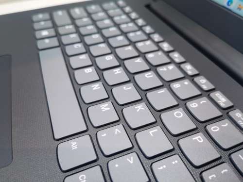 BEAST SPECS!*QUAD CORE 8th Gen i5*LENOVO 130*i5-8250U*12GB DDR4*500GB SSD*FHD