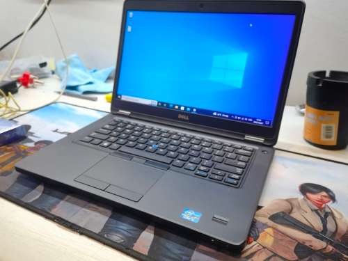 DELL LATITUDE E5450 i5-5300u**8GB RAM*HD*250GB SSD*