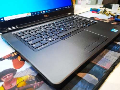 DELL LATITUDE E5450 i5-5300u**8GB RAM*HD*250GB SSD*