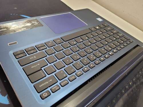 VERY FAST!*HIGH SPEC!*BEAUTY*ACER SWIFT 3*i5-8265U*IPS FHD*8GB RAM*256GB SSD*