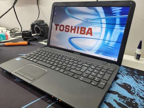 FAST!*TOSHIBA SATELLITE F74E*i3-2328M*6GB DDR3*240GB SSD*HD*DVD