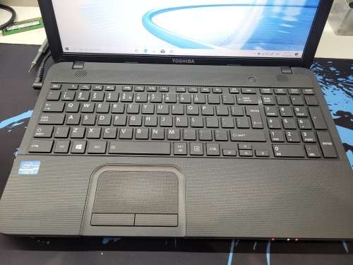FAST!*TOSHIBA SATELLITE F74E*i3-2328M*6GB DDR3*240GB SSD*HD*DVD