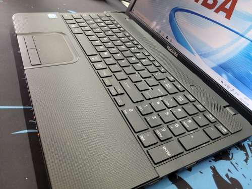 FAST!*TOSHIBA SATELLITE F74E*i3-2328M*6GB DDR3*240GB SSD*HD*DVD