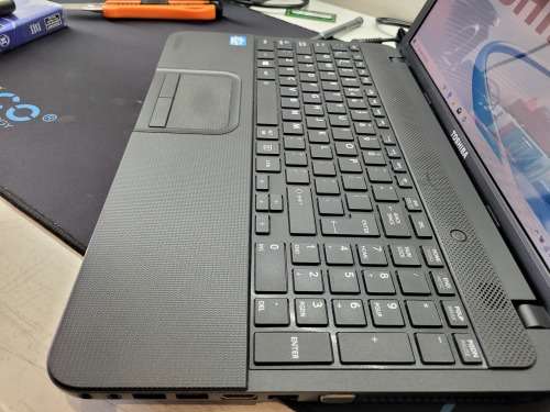 FAST!*TOSHIBA SATELLITE F74E*i3-2328M*6GB DDR3*240GB SSD*HD*DVD