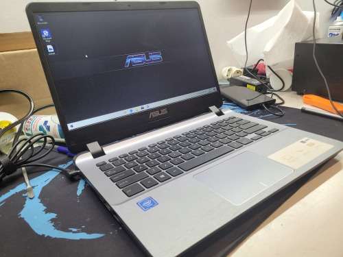 VERY FAST!**ASUS VIVOBOOK X407MA*N4000*4GB DDR4*256GB SSD*UHD GRAPHICS