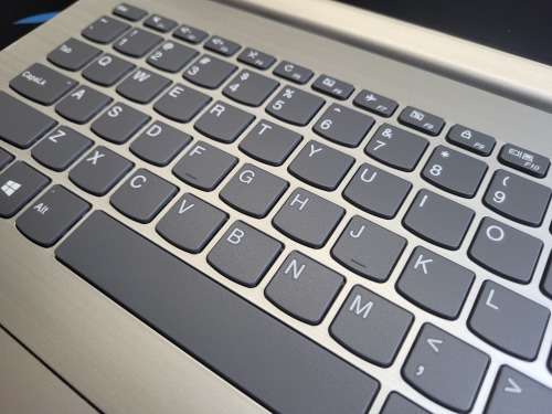 LATE ENTRY!*STUNNING 8th GEN*LENOVO ideapad 330*N4000*4GB DDR4*500GB*UHD 600 GRAPHICS*