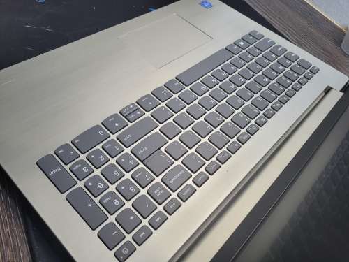 LATE ENTRY!*STUNNING 8th GEN*LENOVO ideapad 330*N4000*4GB DDR4*500GB*UHD 600 GRAPHICS*