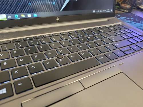 INCREDIBLE BEAST!*HP ZBOOK FIREFLY 15 G7*i7-10810U*HEX CORE*16GB DDR4*512GB SSD*WARRANTY