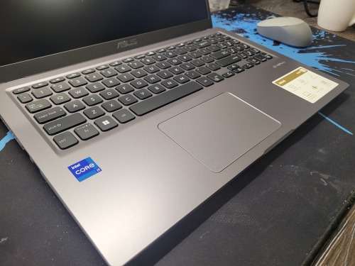 BEAST!*AS NEW!*VERY FAST!*11TH GEN I7*ASUS VIVOBOOK X515EA*i7-1165G7*8GB DDR4*512GB SSD*FHD*WARRANTY