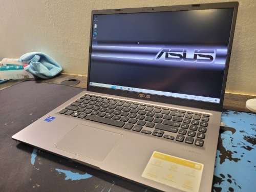 BEAST!*AS NEW!*VERY FAST!*11TH GEN I7*ASUS VIVOBOOK X515EA*i7-1165G7*8GB DDR4*512GB SSD*FHD*WARRANTY