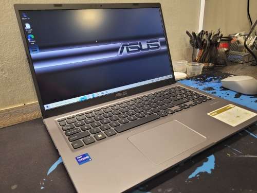 BEAST!*AS NEW!*VERY FAST!*11TH GEN I7*ASUS VIVOBOOK X515EA*i7-1165G7*8GB DDR4*512GB SSD*FHD*WARRANTY