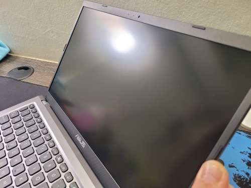 BEAST!*AS NEW!*VERY FAST!*11TH GEN I7*ASUS VIVOBOOK X515EA*i7-1165G7*8GB DDR4*512GB SSD*FHD*WARRANTY