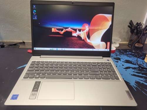 *STUNNING & FAST!*LENOVO IDEAPAD 3*N4020*4GB DDR4*256GB SSD*FHD*